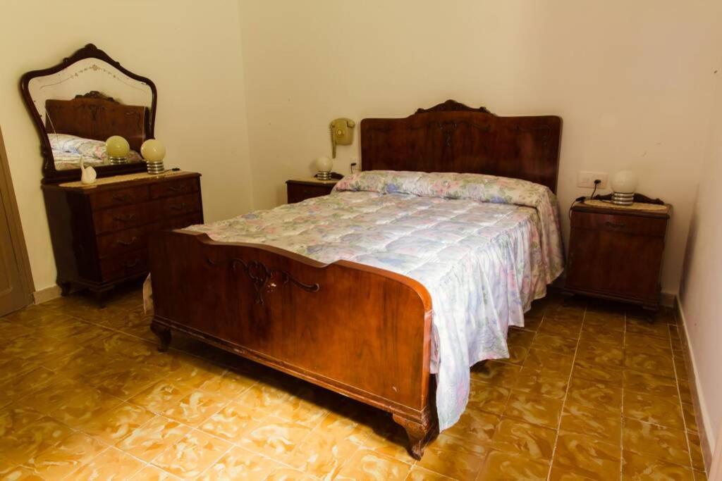 Masia Can Castanyola Marganell المظهر الخارجي الصورة