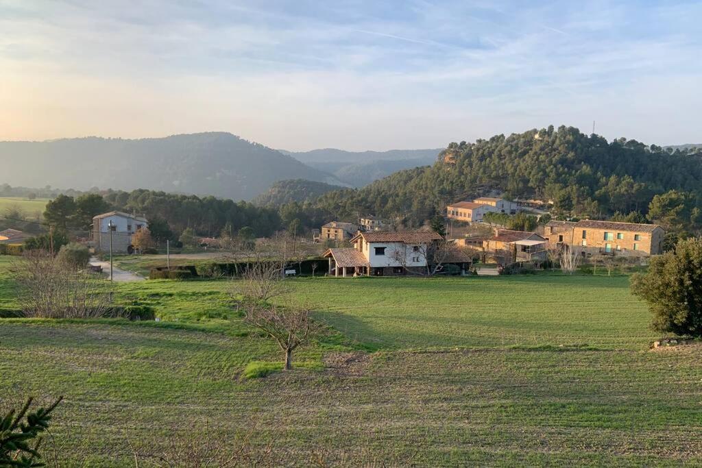 Masia Can Castanyola Marganell المظهر الخارجي الصورة