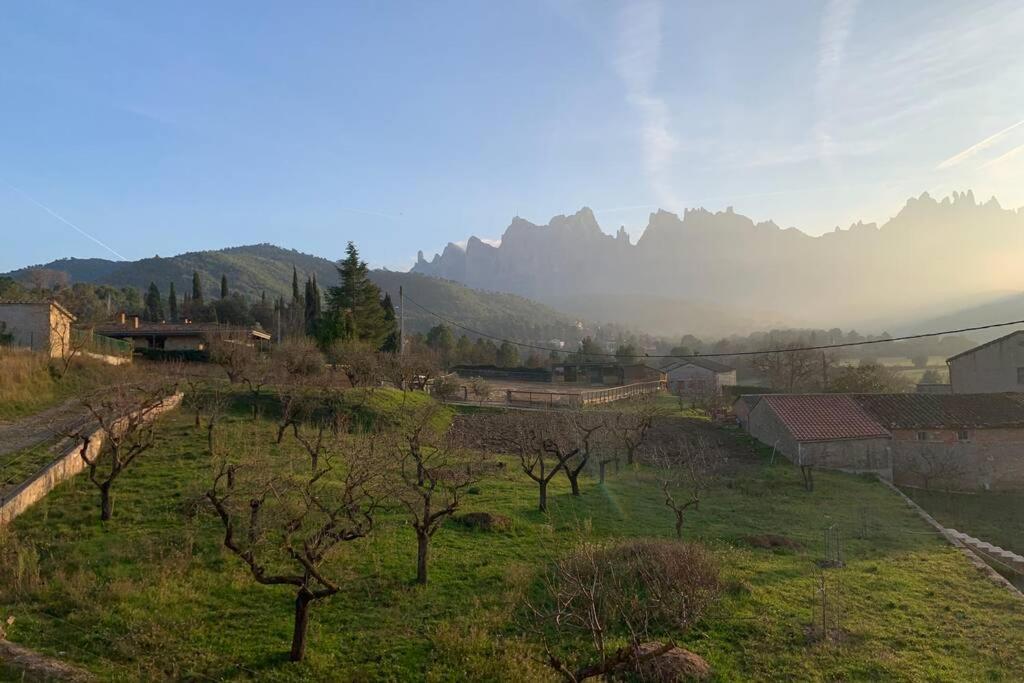 Masia Can Castanyola Marganell المظهر الخارجي الصورة