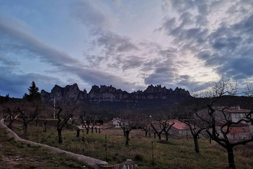 Masia Can Castanyola Marganell المظهر الخارجي الصورة
